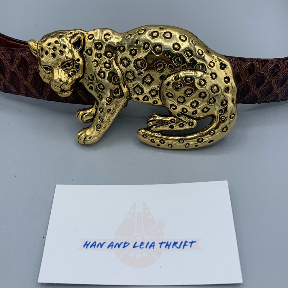 Vintage 90’s Doreen Ryan Gold Tone Leopard Statement Buckle w/leather belt.